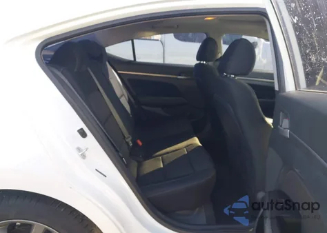 2018 Hyundai Elantra Value Edition z USA, uszkodzony, nr VIN 5NPD84LF2JH317946